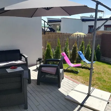 Apartament Bałtyckie - Sloneczna Oaza - Parking, Taras, Ogród, Wifi Ustka