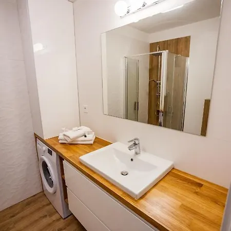 Apartament Bałtyckie - Sloneczna Oaza - Parking, Taras, Ogród, Wifi Ustka